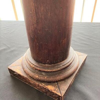 LOT#11LR: Antique Oak Pedestal