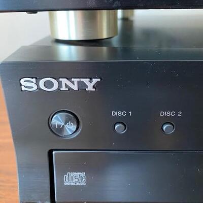 LOT# 13LR: Sony CD Disk Changer with Remote & Onkyo Synthesizer Tuner ROne