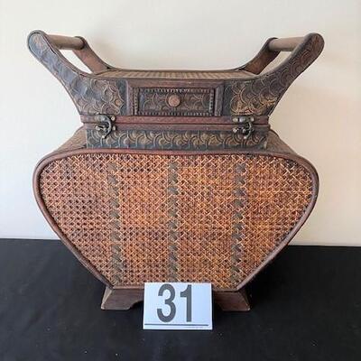 LOT#31LR: Wicker Trunk