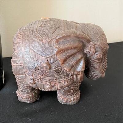 LOT#44LR: 3 Piece Elephant Lot