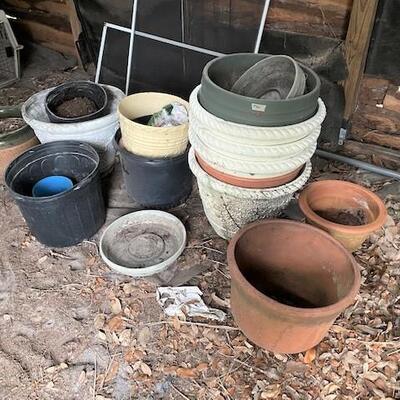 LOT#90H: Contents of Potting Shed
