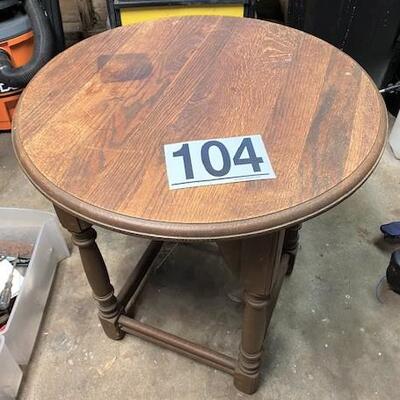 LOT#104G: Oak Table
