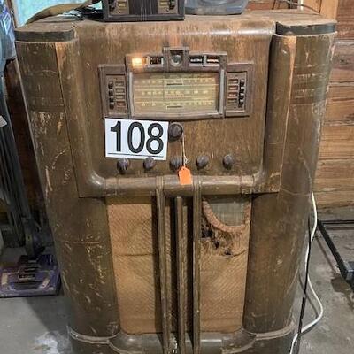 LOT#108G: RCA Actor Radio With Remote
