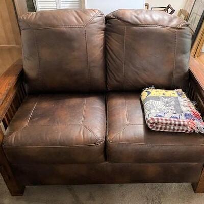 LOT#121LR: Mission Style Bomber Leather Sofa & Loveseat