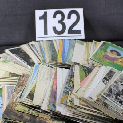 LOT#132LR: Assorted 200+ Vintage Postcards 