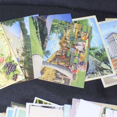 LOT#132LR: Assorted 200+ Vintage Postcards 