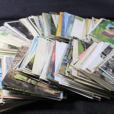 LOT#132LR: Assorted 200+ Vintage Postcards 