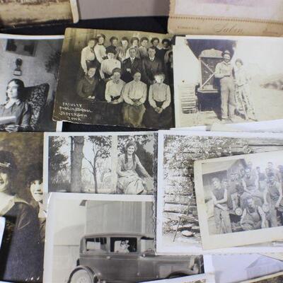 LOT#133LR: Vintage & Antique Pictures