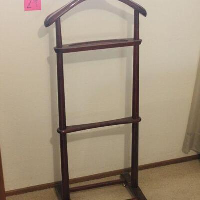 Lot 29 Vintage Gentlemen's Closet Rack