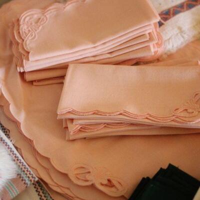 Lot 50 Vintage Linen Napkins, Placemats, Runner