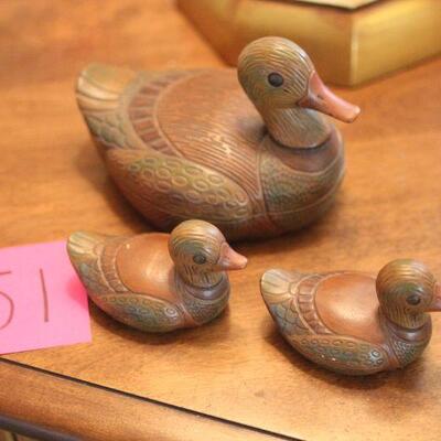 Lot 51 Set of 3 Vintage Ceramic Ducks