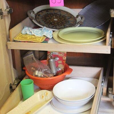 Lot 85 Misc. Vintage Serving Pieces - CA Pottery