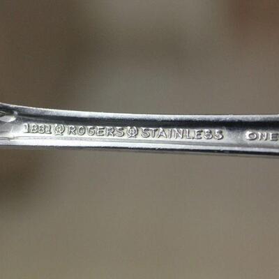 Lot 91 Oneida Stainless Flatware 