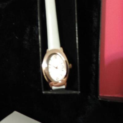 AVON (NIB)