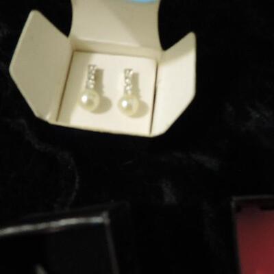AVON (NIB)