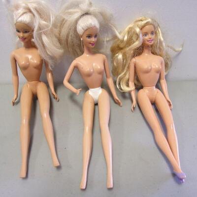 Lot 234 - 1960's Barbie Dolls
