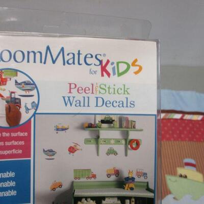 Lot 245 - Kids Room Accents