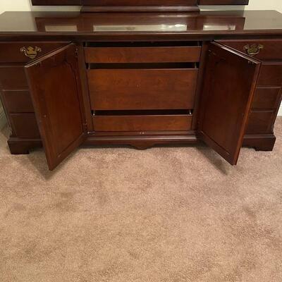 5 Pc Wood King Bedroom Suite By Drexel - Excellent 