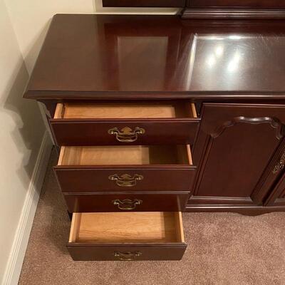 5 Pc Wood King Bedroom Suite By Drexel - Excellent 