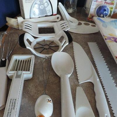 KITCHEN GADGETS