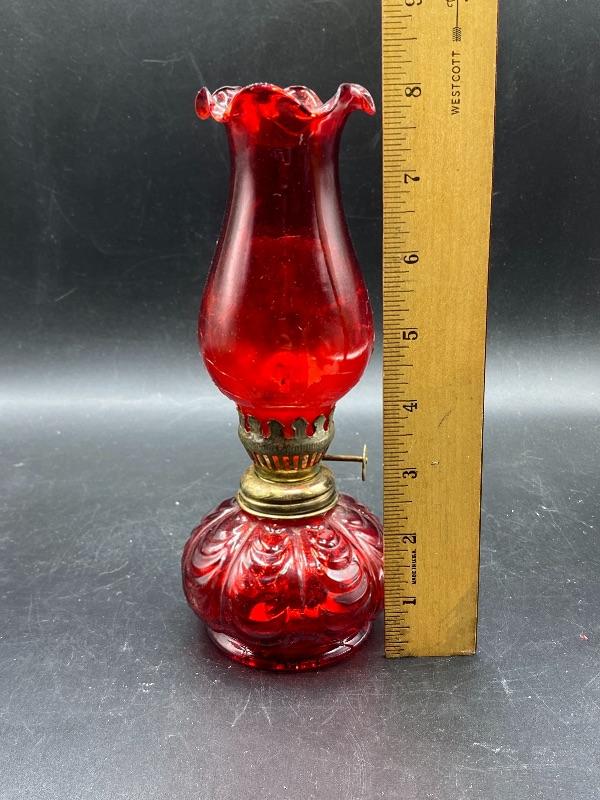 Vintage red 2024 oil lamp
