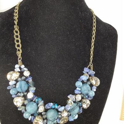 Blue Beads Cluster Necklace