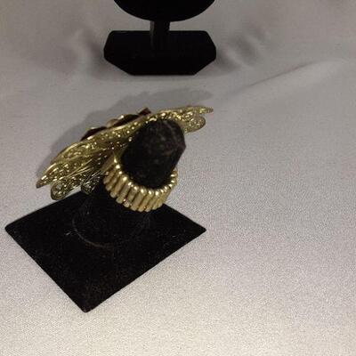 Large Goldtone Flower Ring