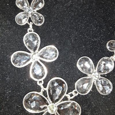 Greytone Flowers Necklace