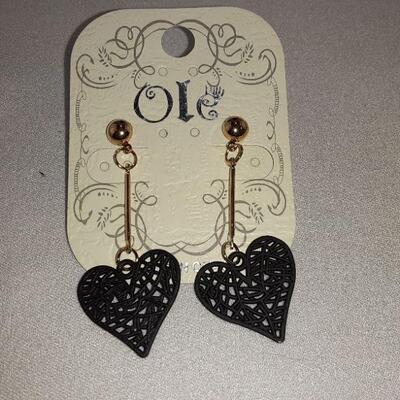Black Heart Dangle Earrings