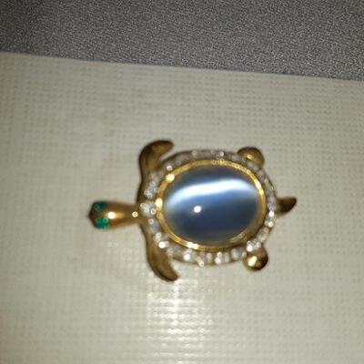 Blue Backed Turtle Pin