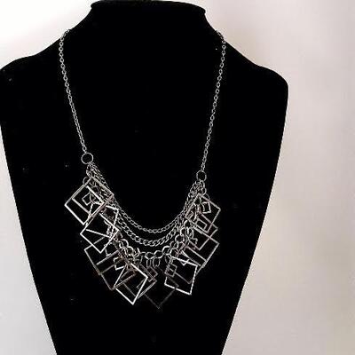 Dangle Squares Necklace