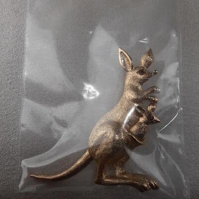 Kangaroo Pin