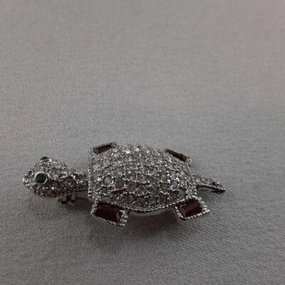 Red Footed Turtle Pin