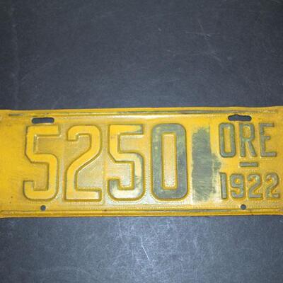 1922 Oregon License plate, repainted