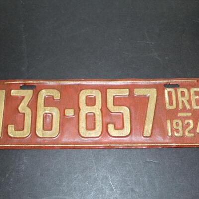 1924 Oregon License plate, repainted