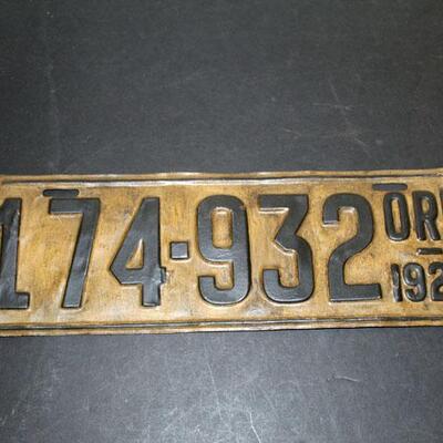 1925 Oregon License plate, repainted