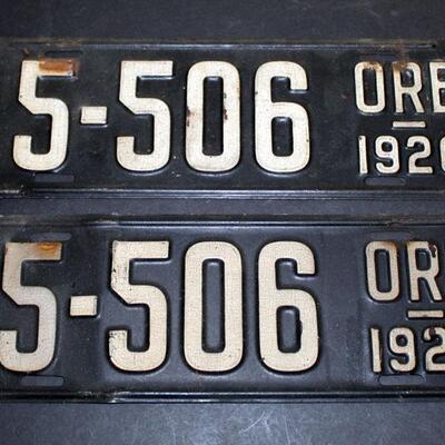 1926 Oregon License plates, original, matched pair