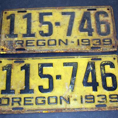 1939 Oregon License plates, original, matched pair