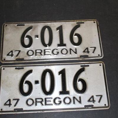 1947 Oregon License plate, original, low number matched pair