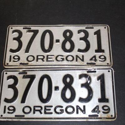 1949 Oregon License plate, original, matched pair 370-831