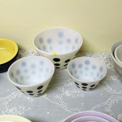 Fire King polka dot set of mixing bowls (#94)