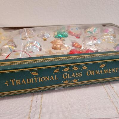 Lot 677: Assorted Vintage Glass Christmas Ornaments 