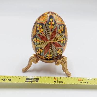 VINTAGE DECORATED COLLECTABLE EGG