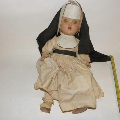 Vintage Bisque Nun Doll.. 