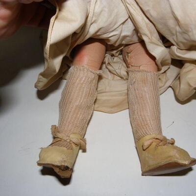Vintage Bisque Nun Doll.. 