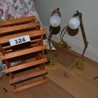 LOT 124 WINE RACK AND TWO LAMPS