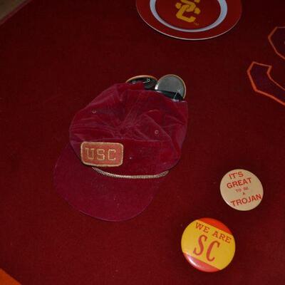 LOT 287 VINTAGE USC WOOL BLANKET AND VARIOUS USC ITEMS