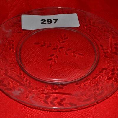 LOT 297 GLASS PLATES AND KNIVE SET