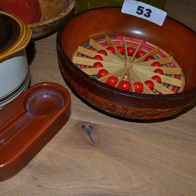 LOT 53  WOOD AND PLASTIC BOWLS/KITCHEN ITEMS