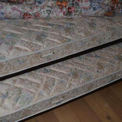 LOT 80 DAY BED WITH TRUNDLE BED